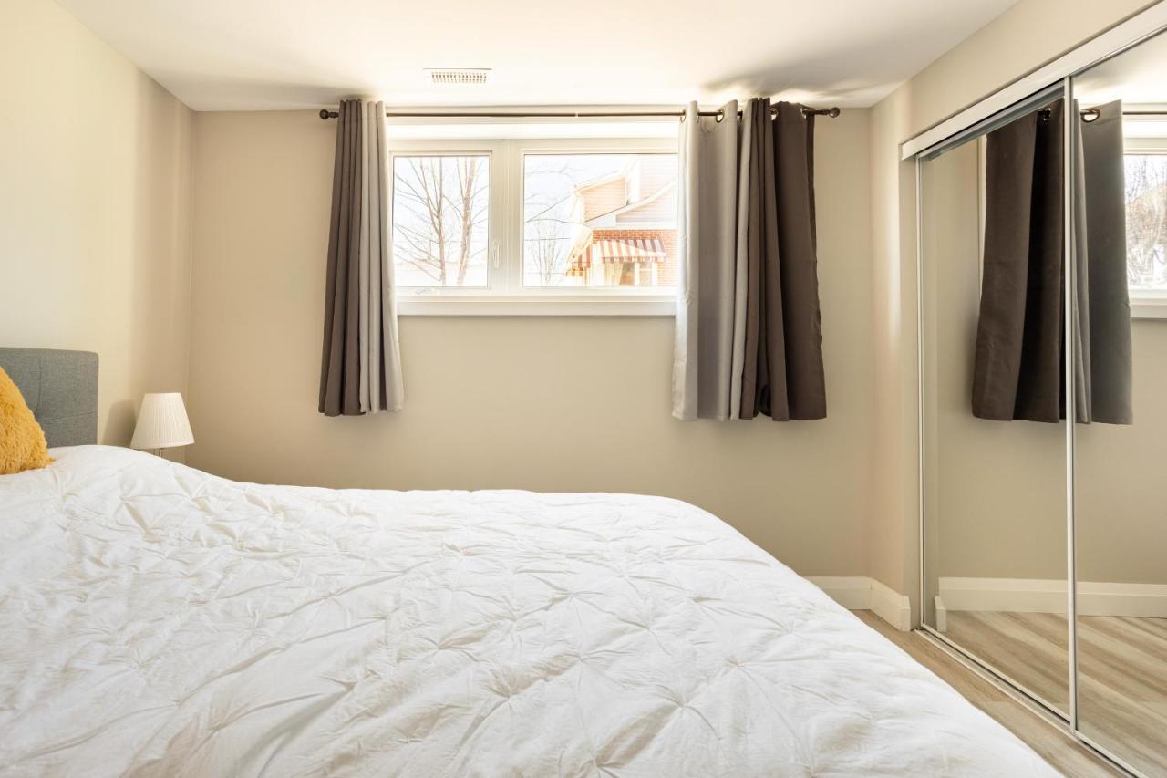 Entire 2 Bedroom Apartment Downtown - U1 Kitchener Dış mekan fotoğraf